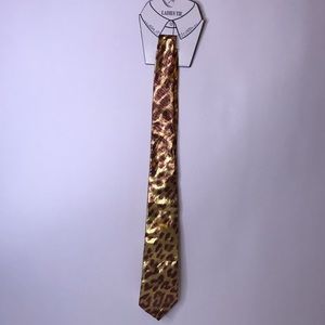 NWOT Alyssa Shimmer Leopard Print Tie